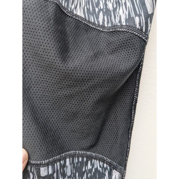 Nike Dri-Fit Womens Leggings Capri Running Patterned Stripes Black Gray Small - Picture 12 of 14